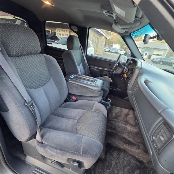 Chevrolet Avalanche 1500 2WD 2002