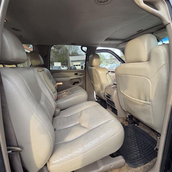 Chevrolet Suburban 1500 4WD 2003