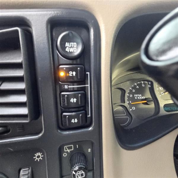 Chevrolet Suburban 1500 4WD 2003