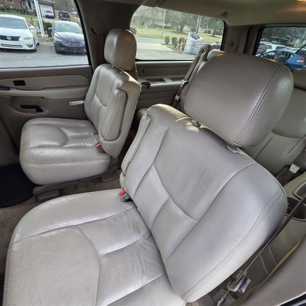 Chevrolet Suburban 1500 4WD 2003