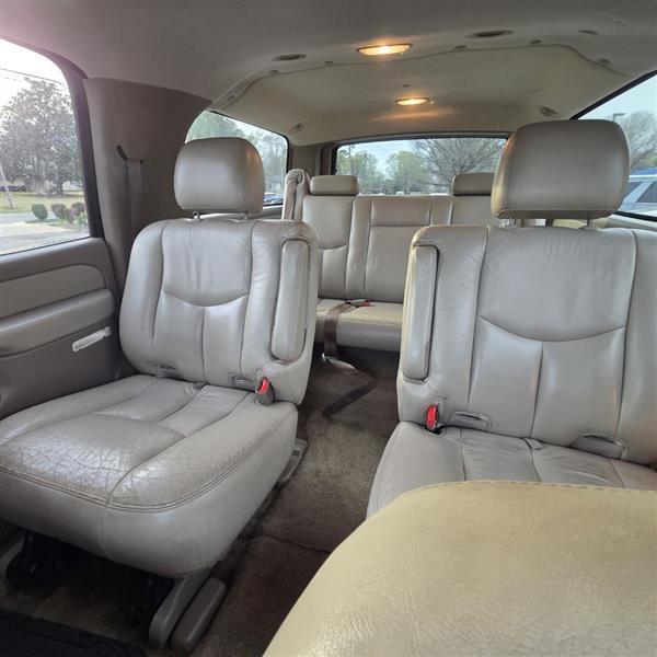 Chevrolet Suburban 1500 4WD 2003