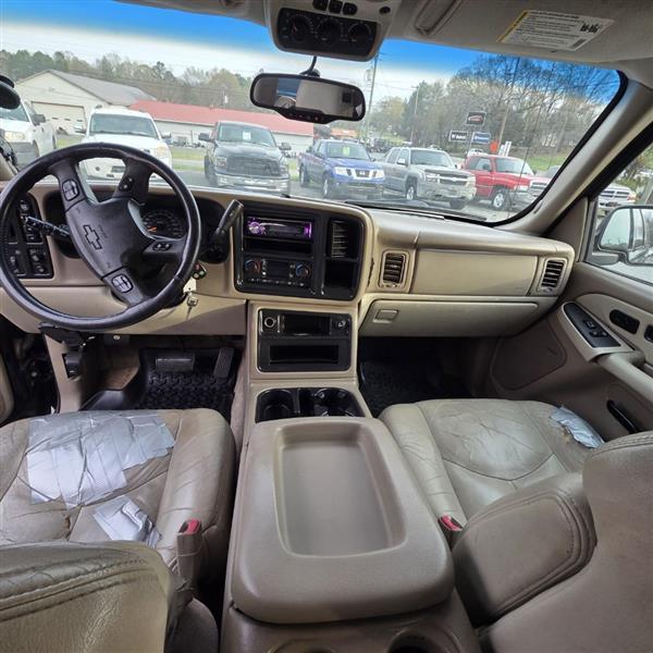 Chevrolet Suburban 1500 4WD 2003