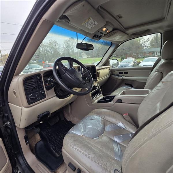 Chevrolet Suburban 1500 4WD 2003