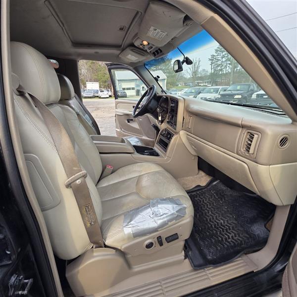 Chevrolet Suburban 1500 4WD 2003