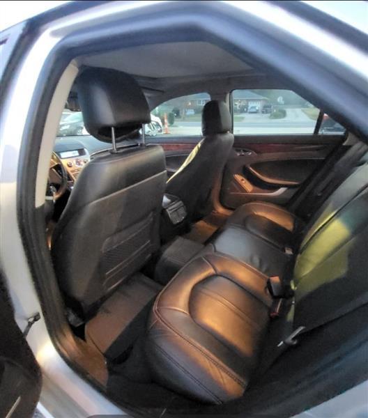 Cadillac CTS Luxury 2012