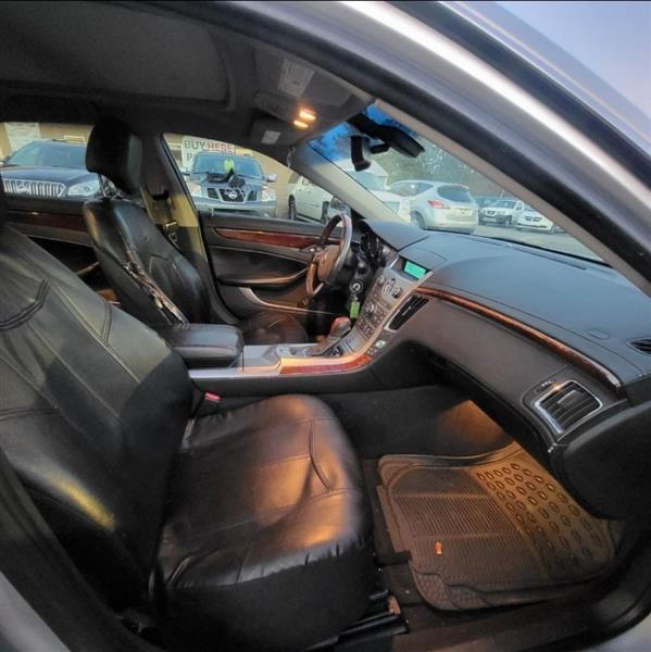 Cadillac CTS Luxury 2012