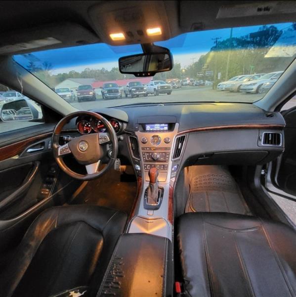 Cadillac CTS Luxury 2012