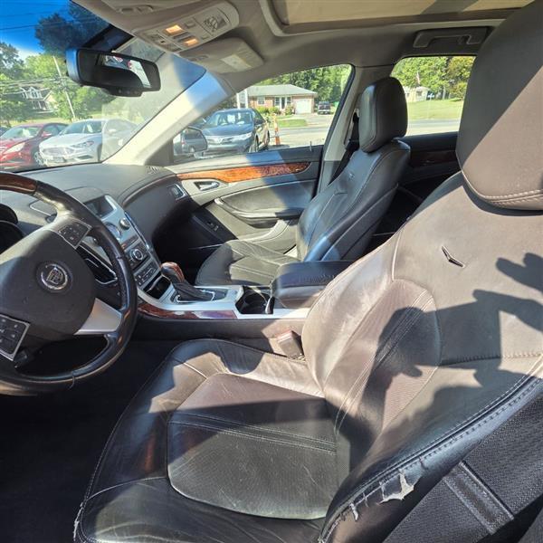 Cadillac CTS Luxury 2012