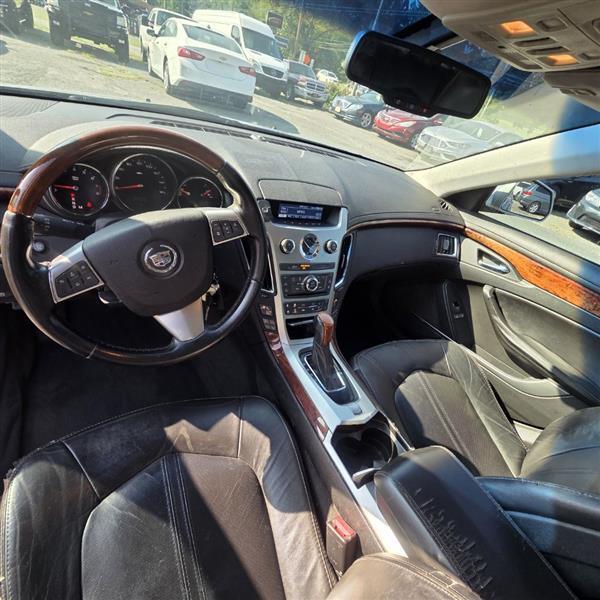 Cadillac CTS Luxury 2012