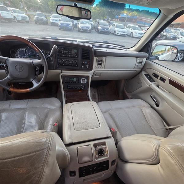 Cadillac Escalade AWD 2002