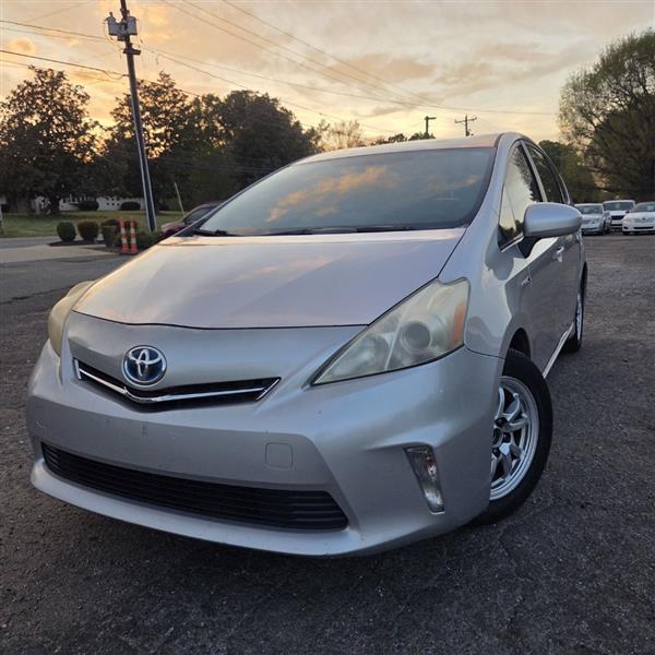 Toyota Prius V Three 2012