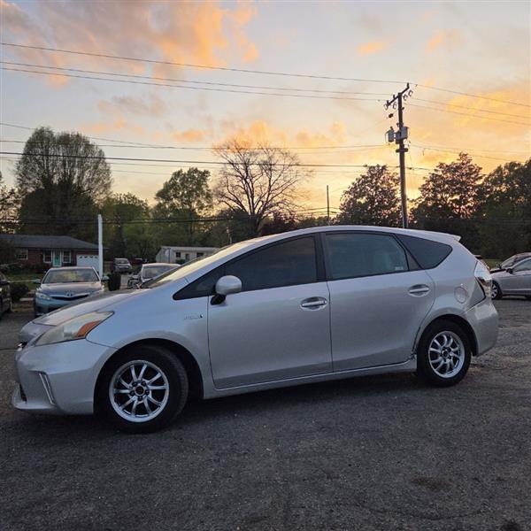 Toyota Prius V Three 2012