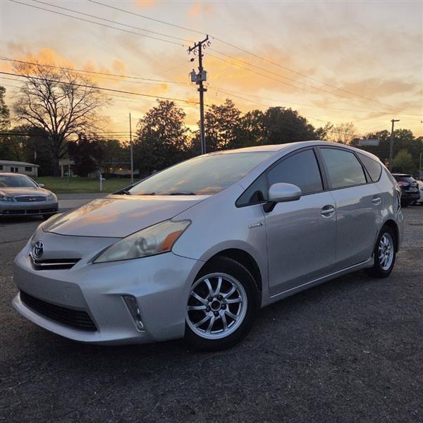 Toyota Prius V Three 2012