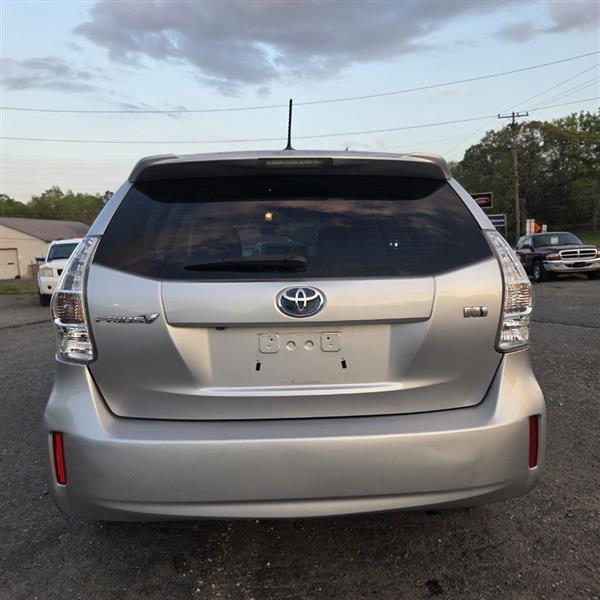 Toyota Prius V Three 2012