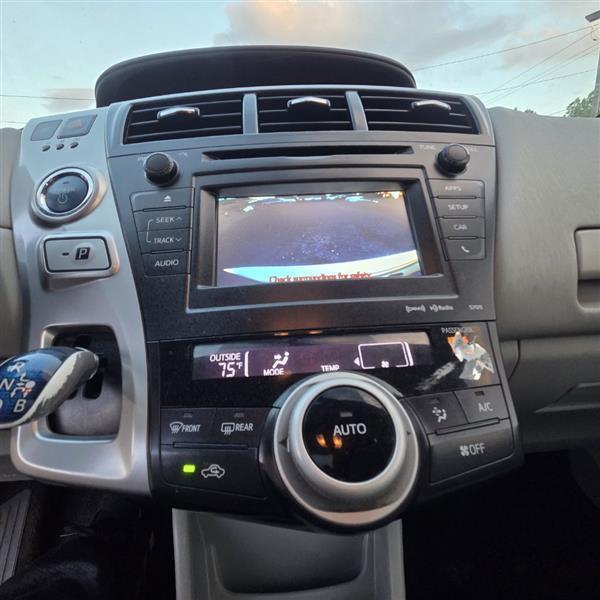 Toyota Prius V Three 2012