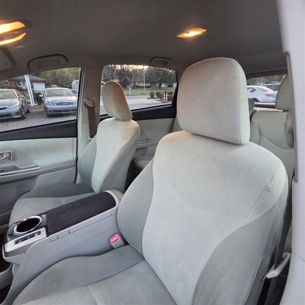 Toyota Prius V Three 2012