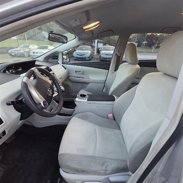 Toyota Prius V Three 2012