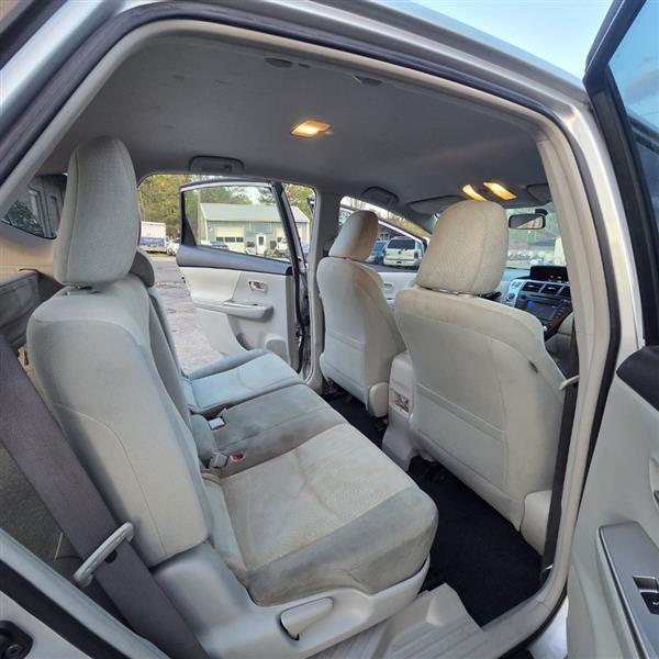 Toyota Prius V Three 2012