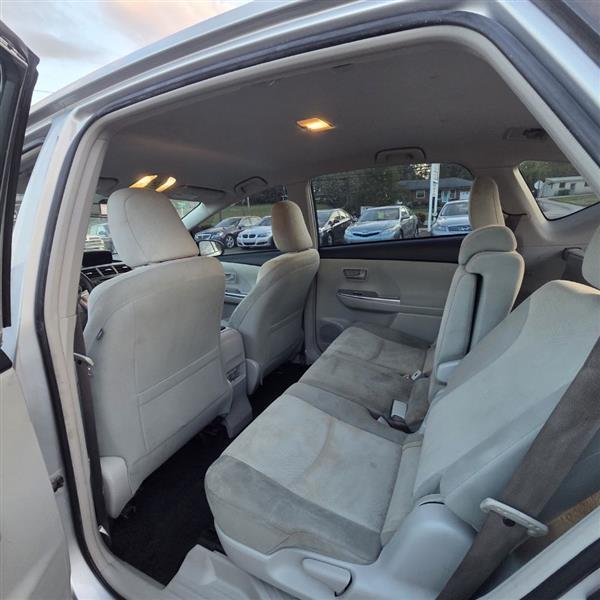 Toyota Prius V Three 2012