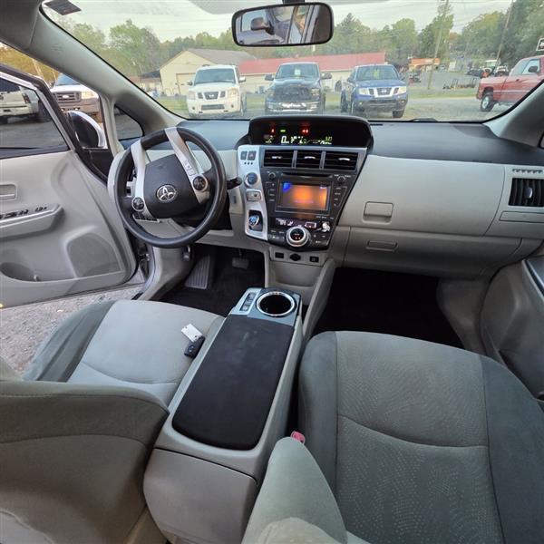 Toyota Prius V Three 2012