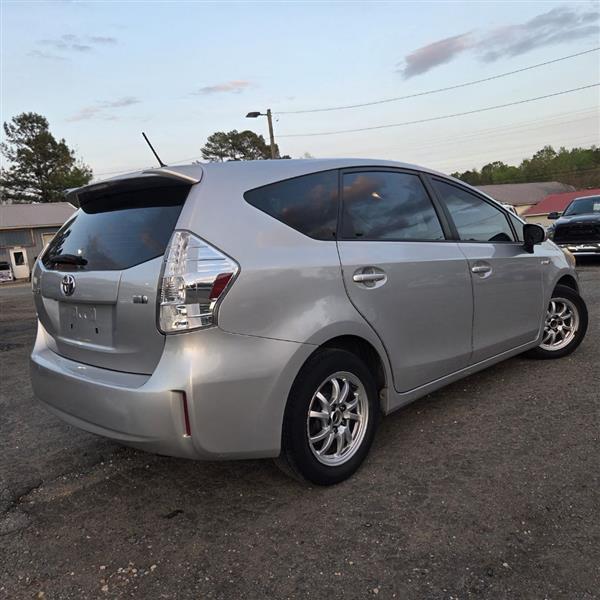 Toyota Prius V Three 2012