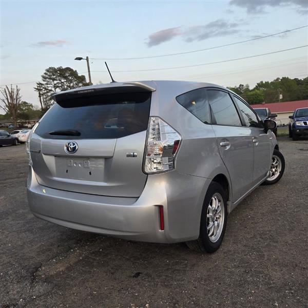 Toyota Prius V Three 2012
