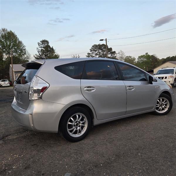 Toyota Prius V Three 2012