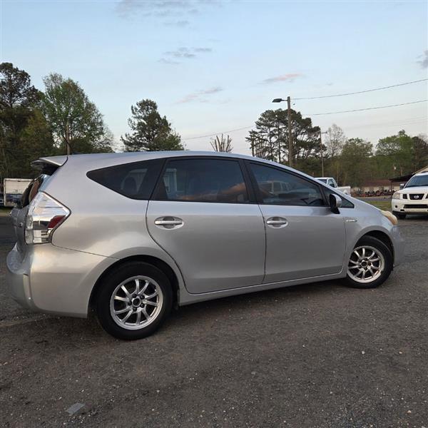 Toyota Prius V Three 2012