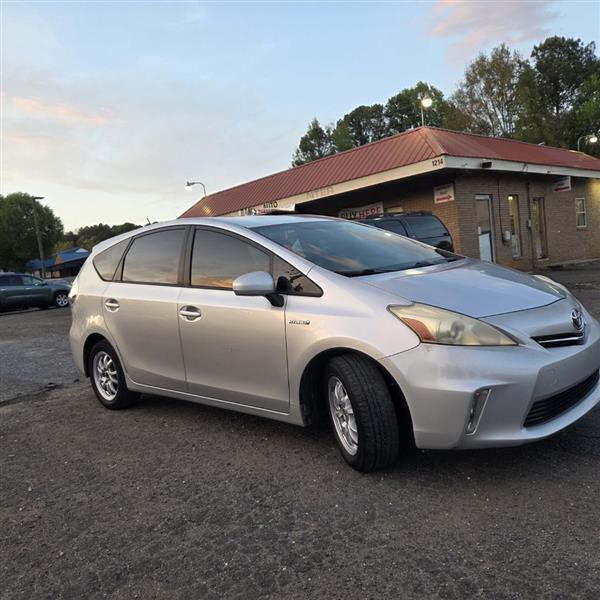 Toyota Prius V Three 2012