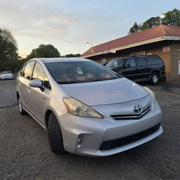 Toyota Prius V Three 2012