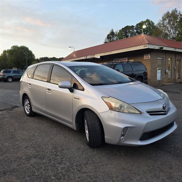 Toyota Prius V Three 2012
