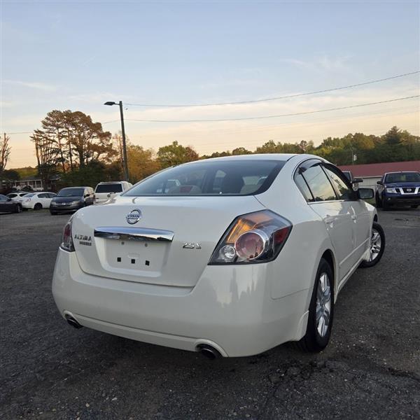 Nissan Altima 2.5 S 2010