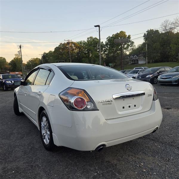 Nissan Altima 2.5 S 2010
