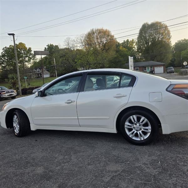 Nissan Altima 2.5 S 2010