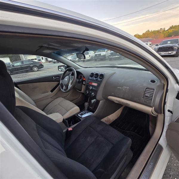 Nissan Altima 2.5 S 2010