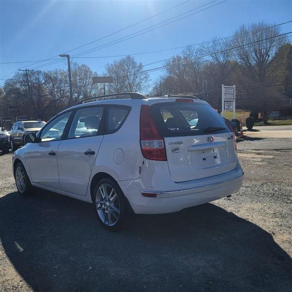 Hyundai Elantra Touring GLS Manual 2011