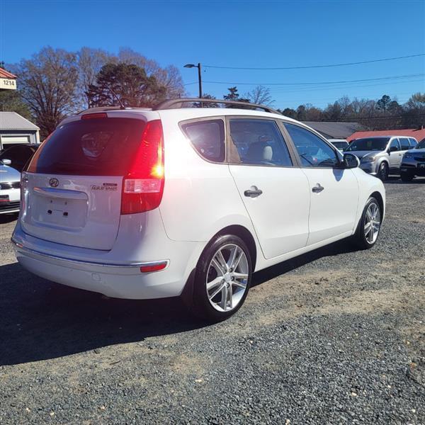 Hyundai Elantra Touring GLS Manual 2011