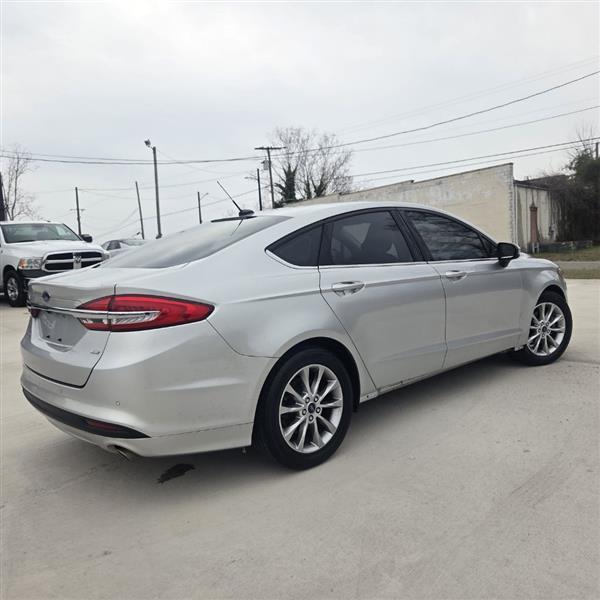 Ford Fusion SE 2017