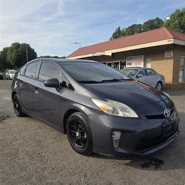 Toyota Prius Prius V 2012