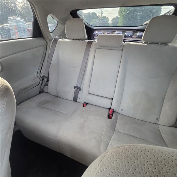 Toyota Prius Prius V 2012