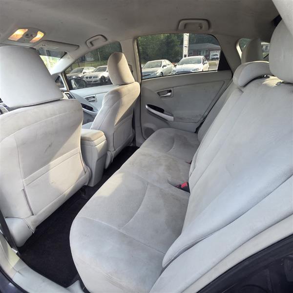 Toyota Prius Prius V 2012