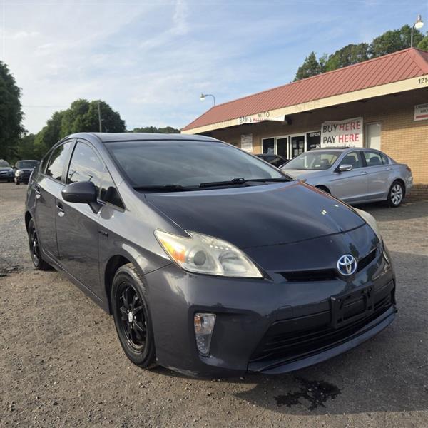 Toyota Prius Prius V 2012