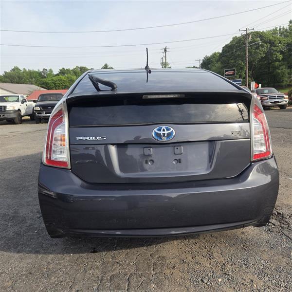 Toyota Prius Prius V 2012