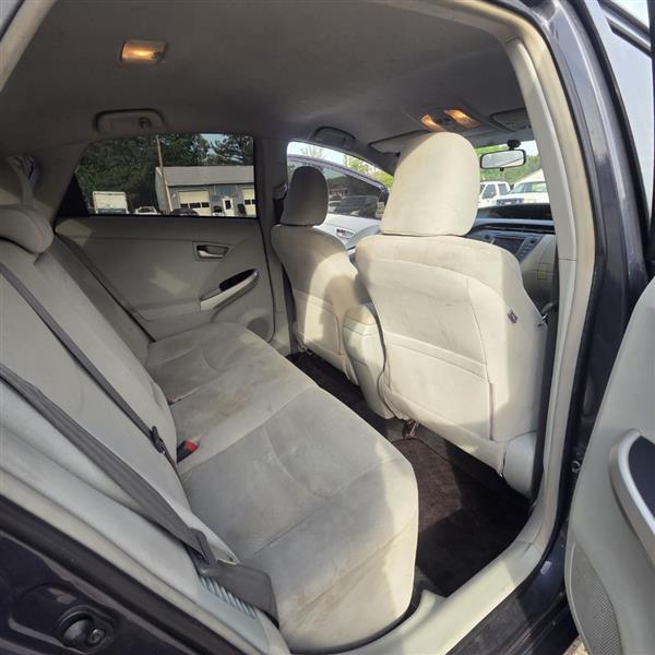 Toyota Prius Prius V 2012