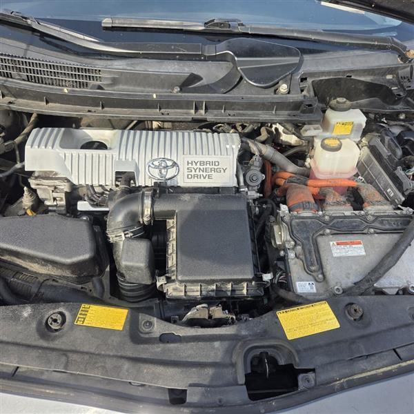 Toyota Prius Prius V 2012