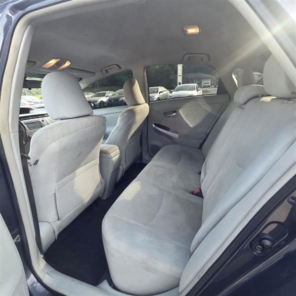 Toyota Prius Prius V 2012