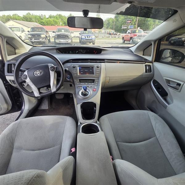 Toyota Prius Prius V 2012