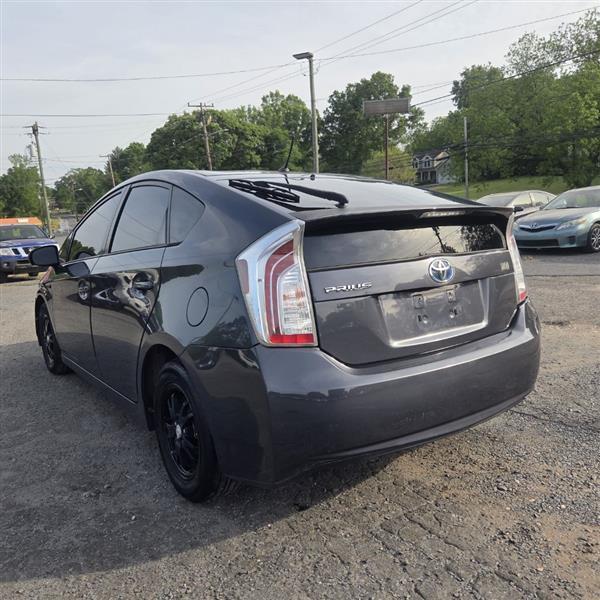 Toyota Prius Prius V 2012