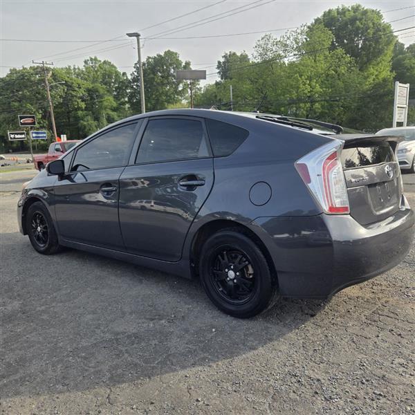 Toyota Prius Prius V 2012