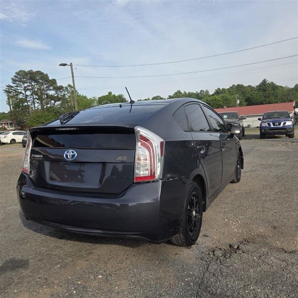 Toyota Prius Prius V 2012